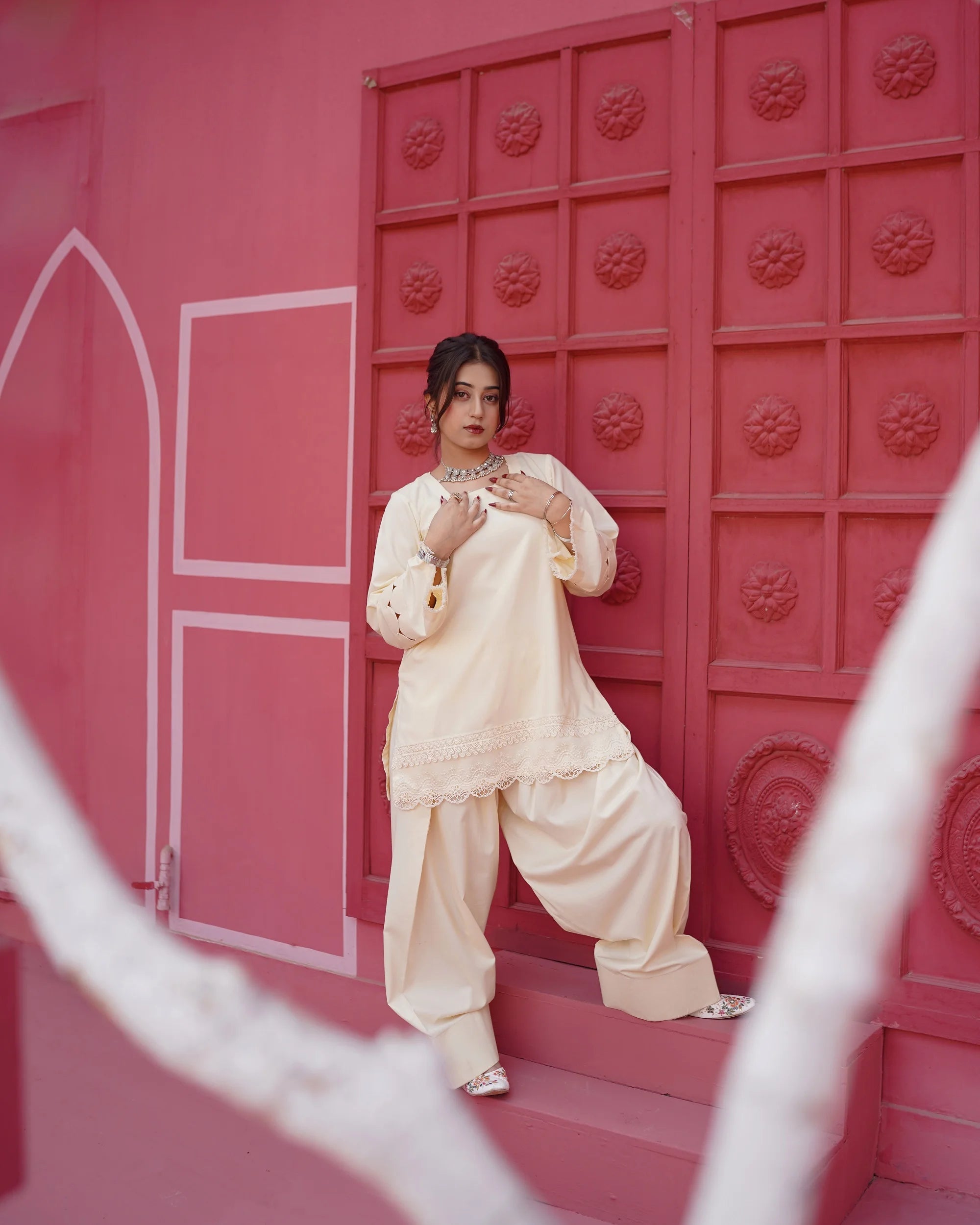 Cream Swan Farshi Set | Summer Collection