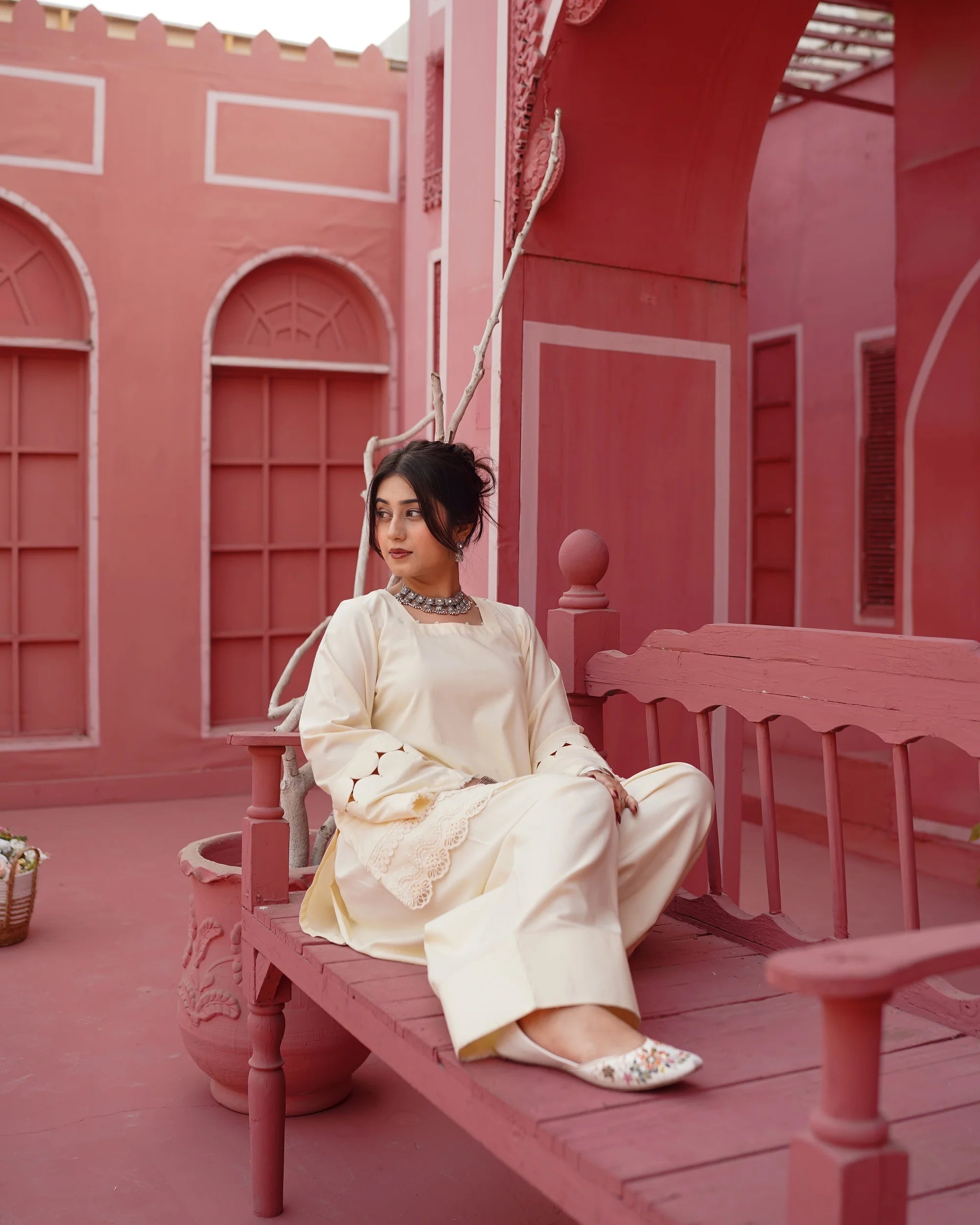 Cream Swan Farshi Set | Summer Collection